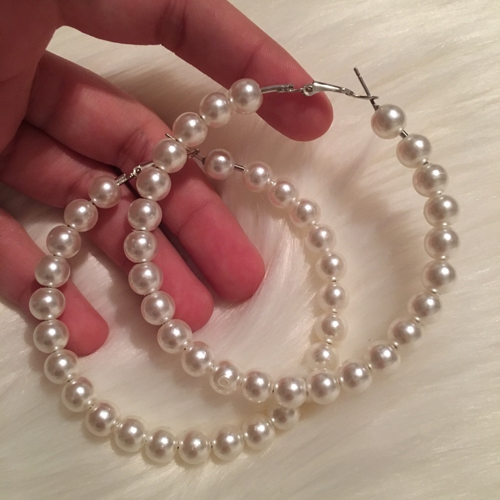 Jumbo Pearl Hoop Earrings - Picture 4 of 8